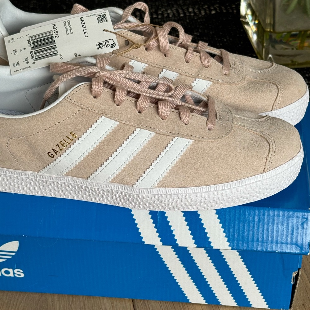 ADIDAS GAZELLE JUNIOR SIZE 6.5 US